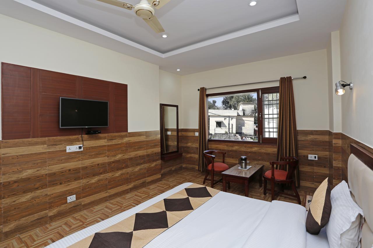Hotel Vishnu Inn Dehradun Extérieur photo