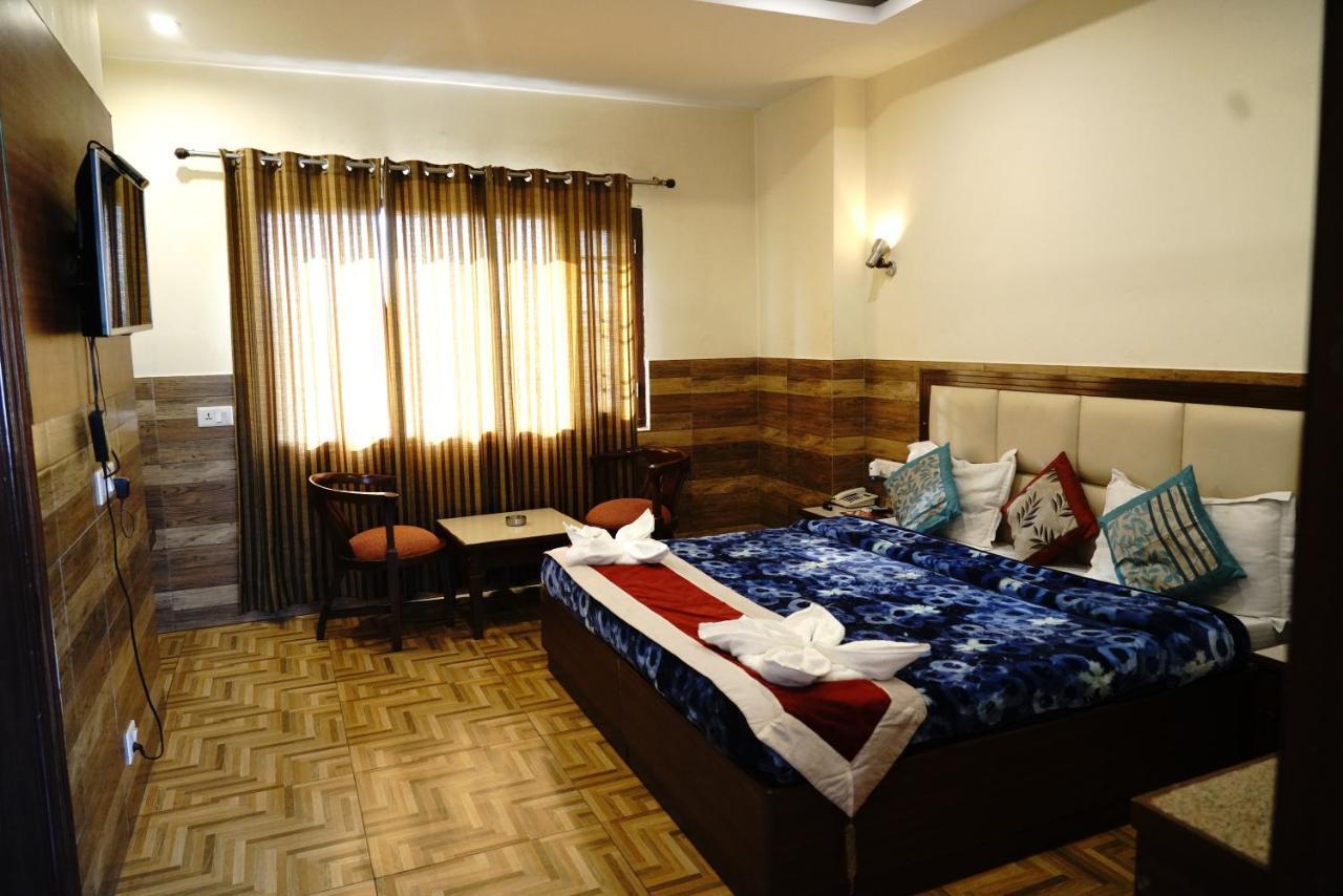 Hotel Vishnu Inn Dehradun Extérieur photo