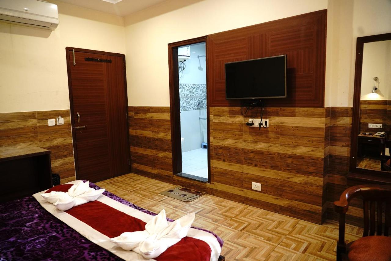Hotel Vishnu Inn Dehradun Extérieur photo